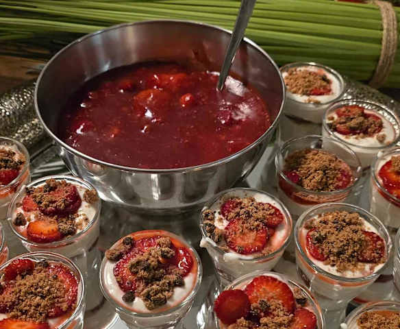 Windbeutel-Himbeer-Dessert **köstlich**