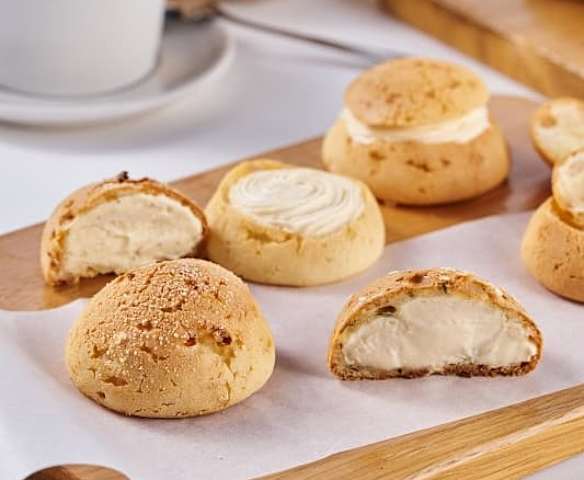 Bánh su dai Singapore nhân kem matcha