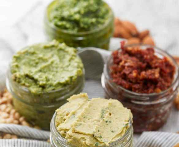 Basilikum Rukola Pesto