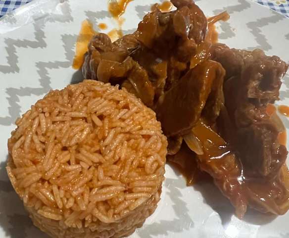Costeletas de Cebolada Com Arroz