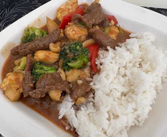 Rindfleisch mit Gemüse in Szechuan Sauce