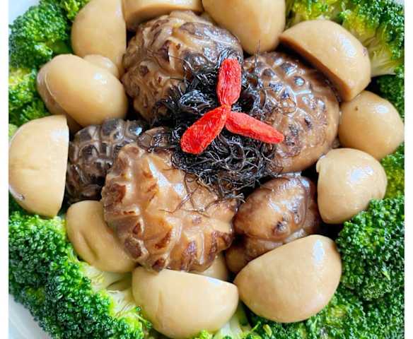 Braised Duo Mushrooms