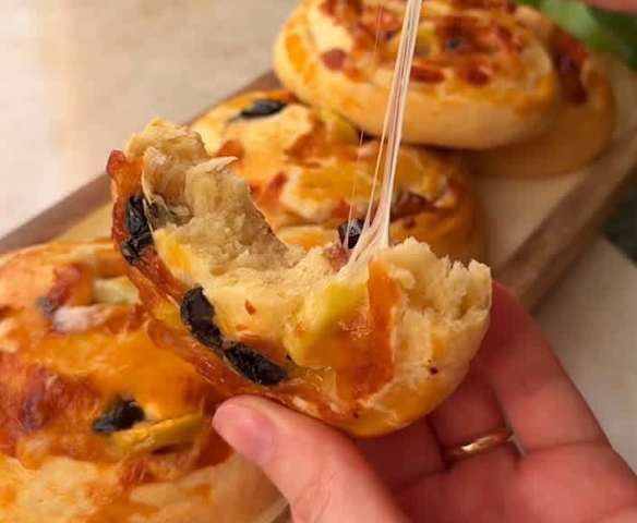 Kıyır Kıyır Zeytinli Rulo Çörek