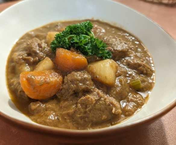 Slow Cook Beef and Guinness Stew, using the Blade Cover