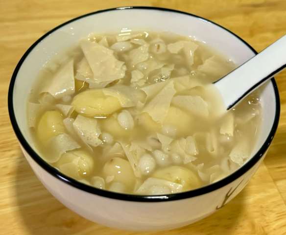 Jocelyn’s Beancurd Skin with Gingko Nut & Barley Dessert (腐竹白果薏米糖水）