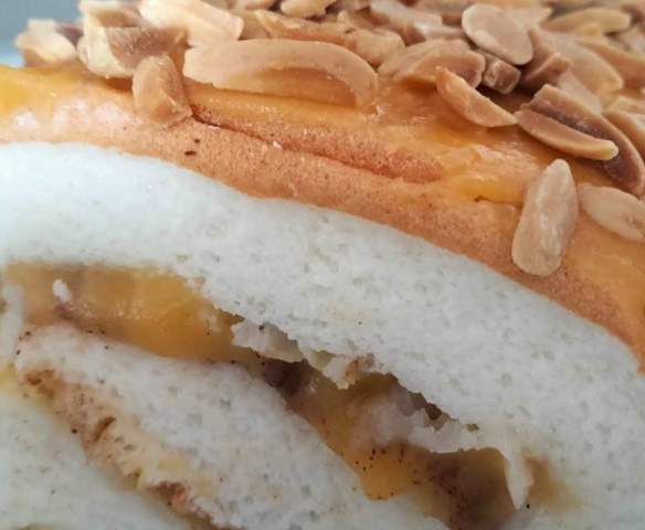 Torta de claras com doce de ovos