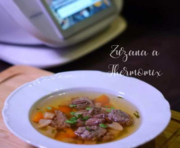 Silný pomalu tažený hovězí vývar podle Zuzana a Thermomix