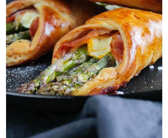 Spargel - Blätterteig Taschen mit Schinken & Käse gefüllt