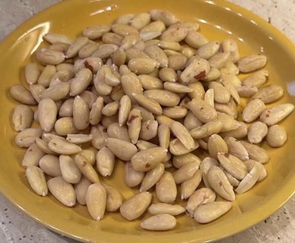 Blanšírované mandle