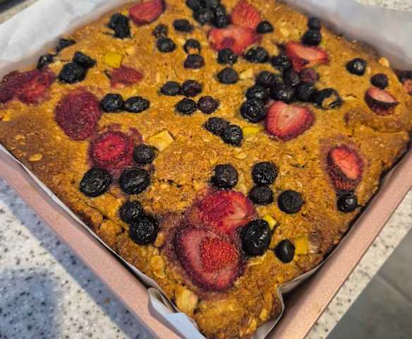 Berry Oat Slice