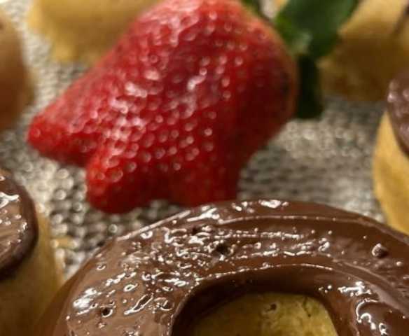 Donuts de manzanas y avena y chocolate negro