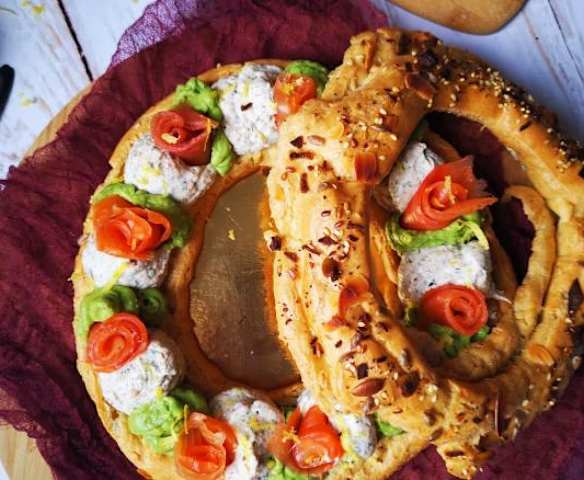 Paris-Brest Salé à la crème de crevette, avocat et saumon fumé