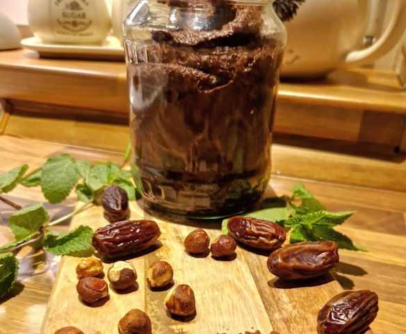 Gesunder Schoko-Nuss-Aufstrich, ohne Zucker!