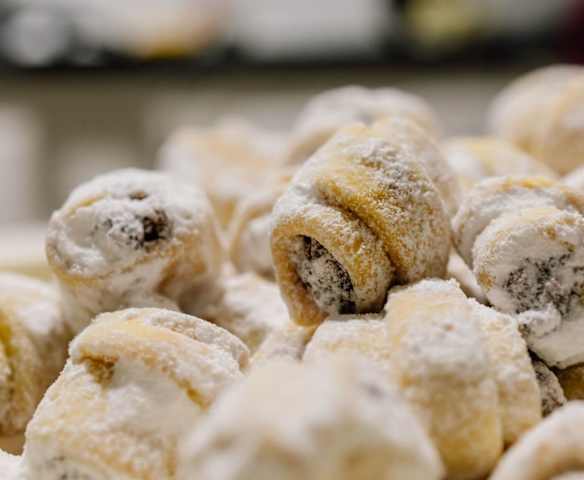 Cornulețe sfărmoase-Sim Alexandra