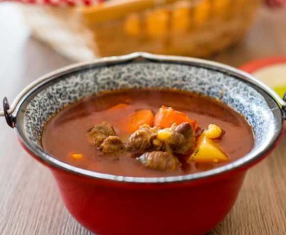 Magyaros gulyásleves