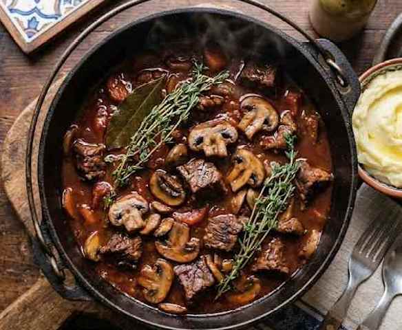 Carne Estufada com Cogumelos
