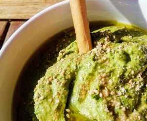 Houmous à l'ail des ours