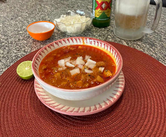 Menudo de res rojo