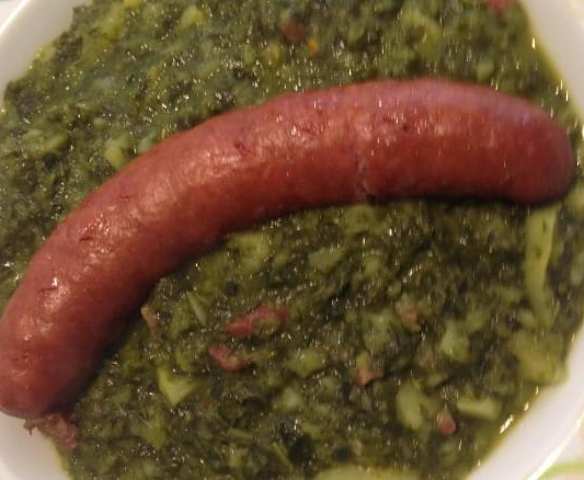 Grünkohl Eintopf mit Mettwürstchen