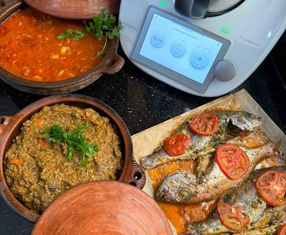 Dorade marinée à la sauce tomate et au caviar d’aubergine