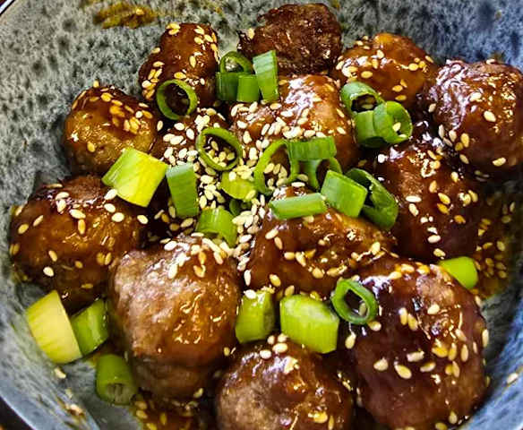 Teriyaki Hackbällchen mit Sesam