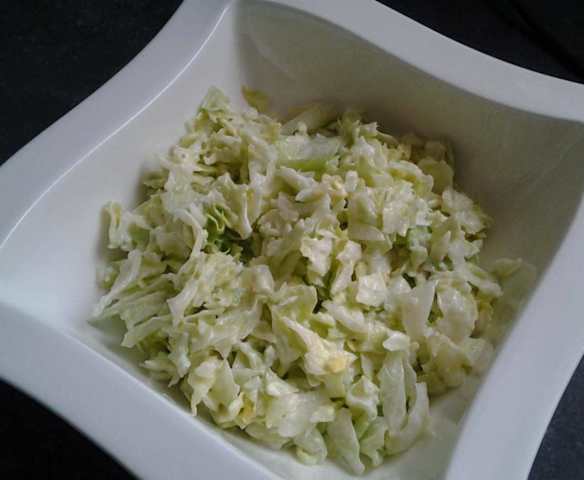Eisbergsalat fix und fertig mit Oma´s Salatsauce