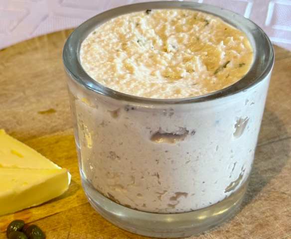 Pomazánka ze sýru Limburger s kapary