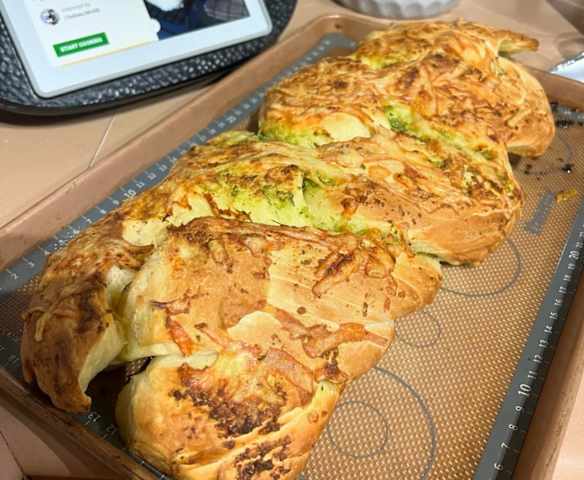 Garlic & Herb Pull Apart Bread