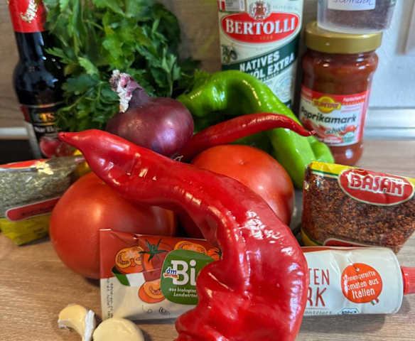 ACILI EZME – SCHARFE TÜRKISCHE GEWÜRZPASTE