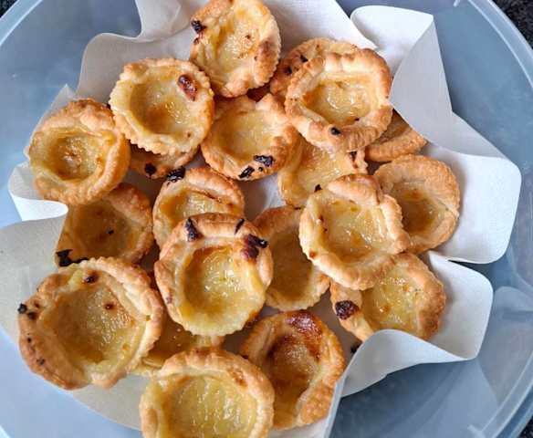 Pastéis de Nata (Portugiesische Sahne Puddingtörtchen)
